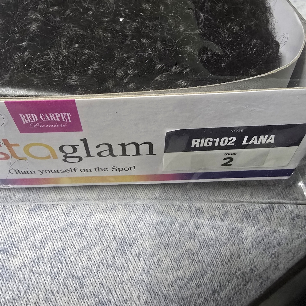 Wig - Picture 3 of 4